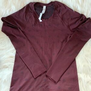 Lululemon Swiftly Maroon Logo All over Size 8 *Regular length